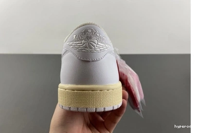 Hyperoad Scott Air x Travis Low Jordan 1 0810